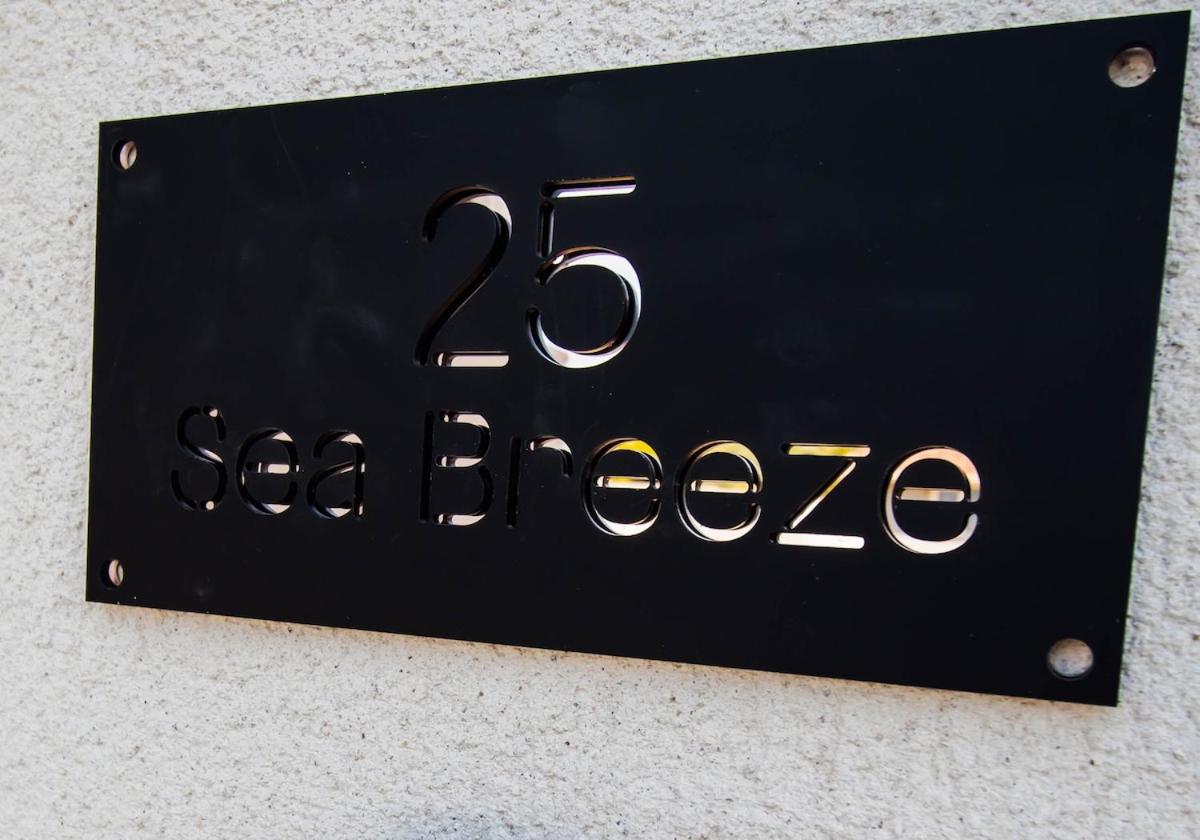 Sea Breeze Beach House By Air Premier - B&B Seaford