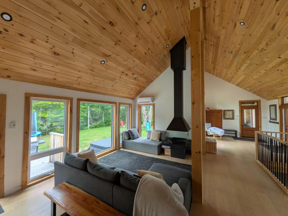 Family Home for 12 people Spa & Fireplace AC - B&B Quebec