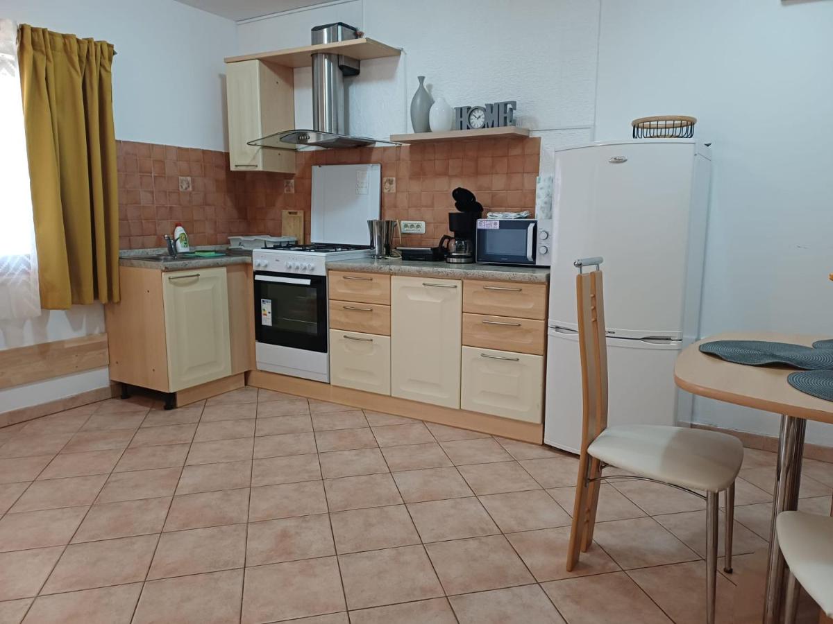 APARTMANI DELAS - B&B Pjescana uvala