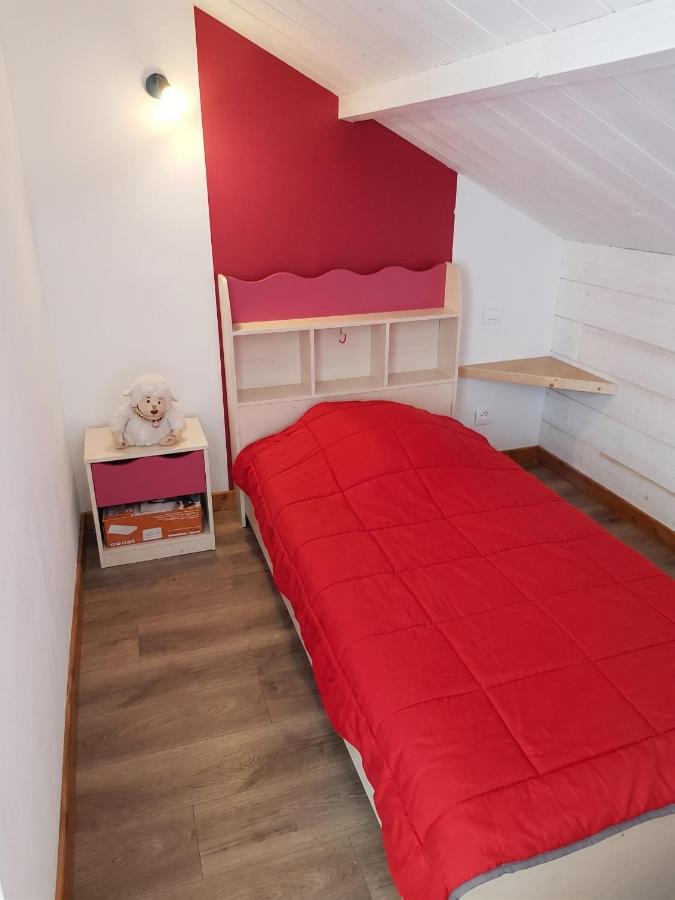 Chalet spacieux avec jardin à La Longeville - B&B La Longeville