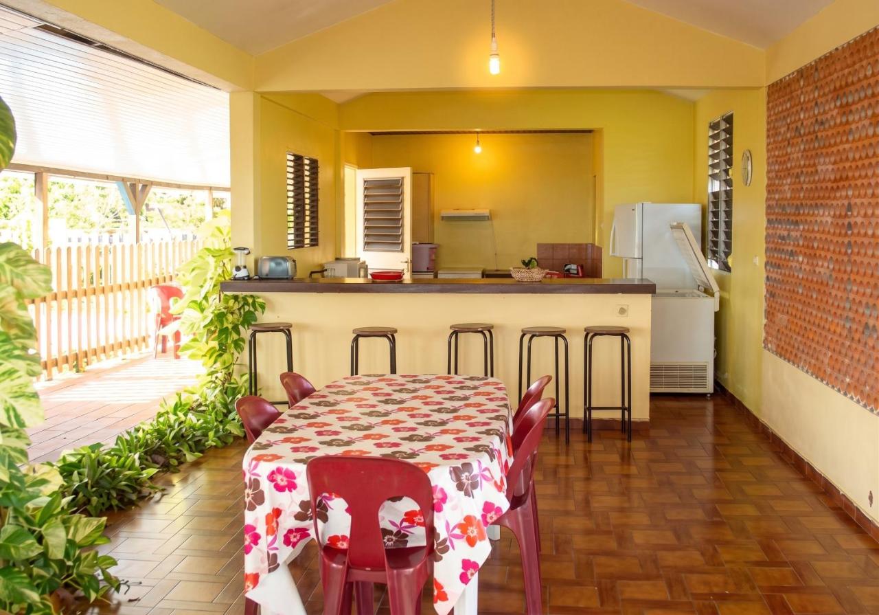 Maison spacieuse avec piscine privée à Le François - B&B Le François