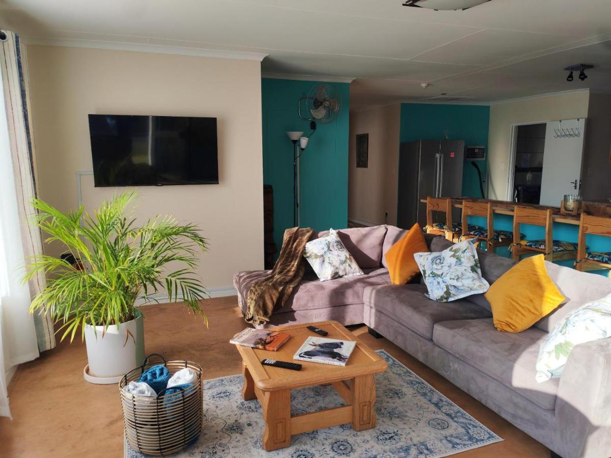 Prince and Pooch Self Catering - Bed and Breakfast Windhoek