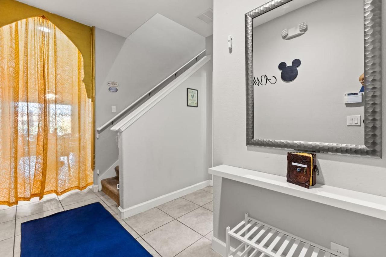 Themed Villa with Private Pool Games Massage Chair - Chambres d'hôtes Kissimmee