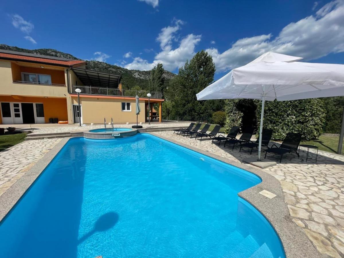 Holiday Home Nadalina - B&B Vrgorac