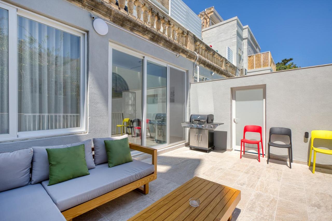 Luxury 4BR Villa Terrace & BBQ in St Julians - B&B San Julian's