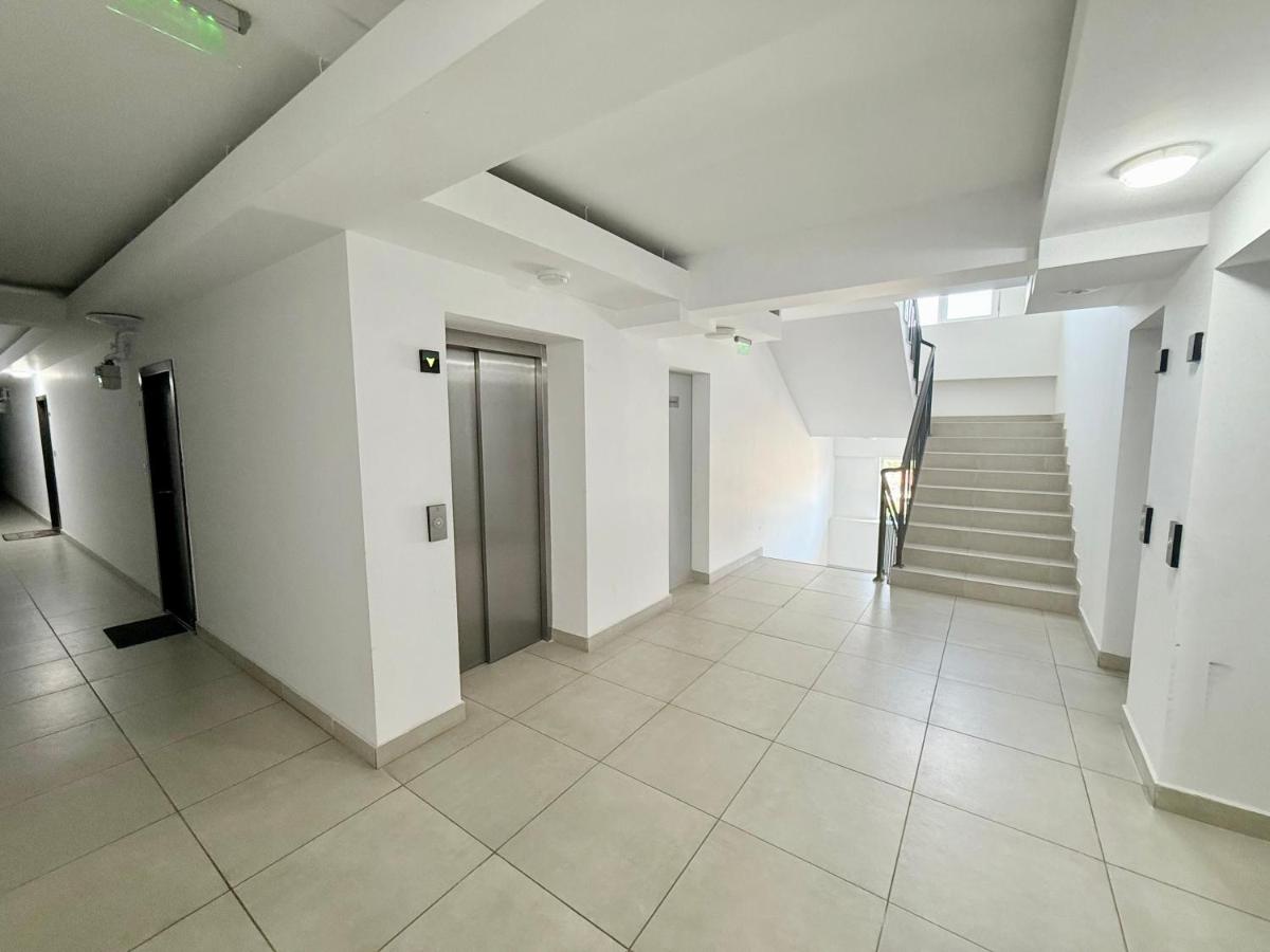 Contemporary Studio with Balcony - New Building - Ferienwohnung Bukarest