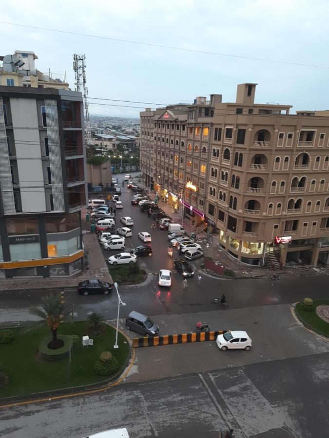 Metro Apartments near Medicsi Civic center bahria town RWP - B&B Rawalpindi