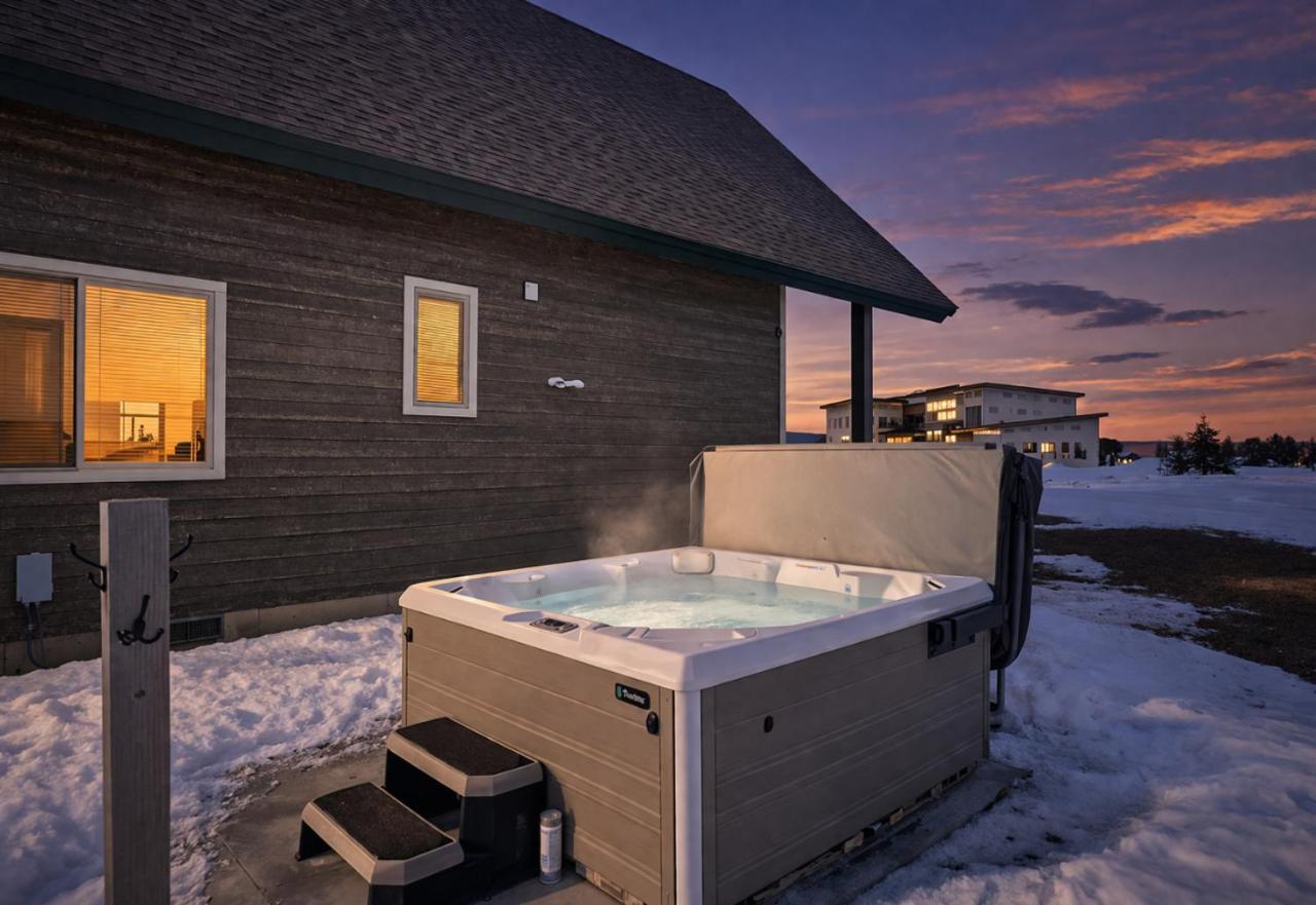 Timberline Lodge - Sleeps 22, Hot Tub, Games, Fire Pit, Yellowstone - Ferienwohnung Island Park