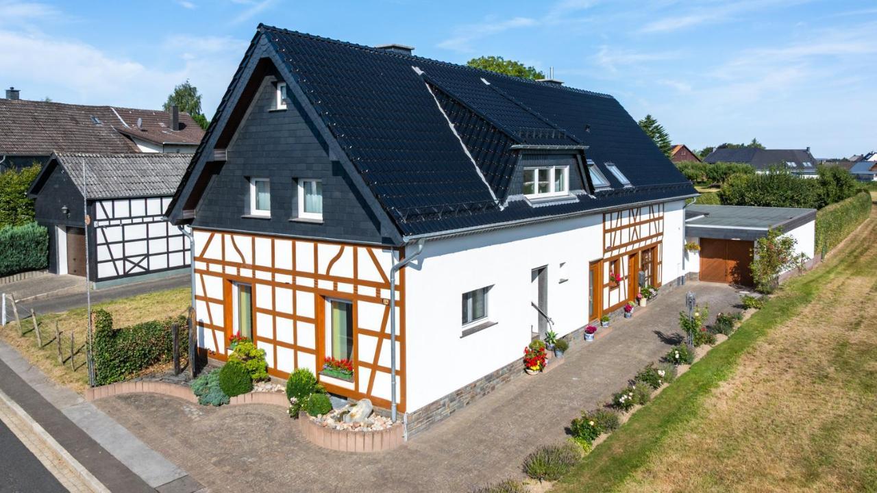 Ferienwohnung Hecken-Blick - B&B Dreiborn