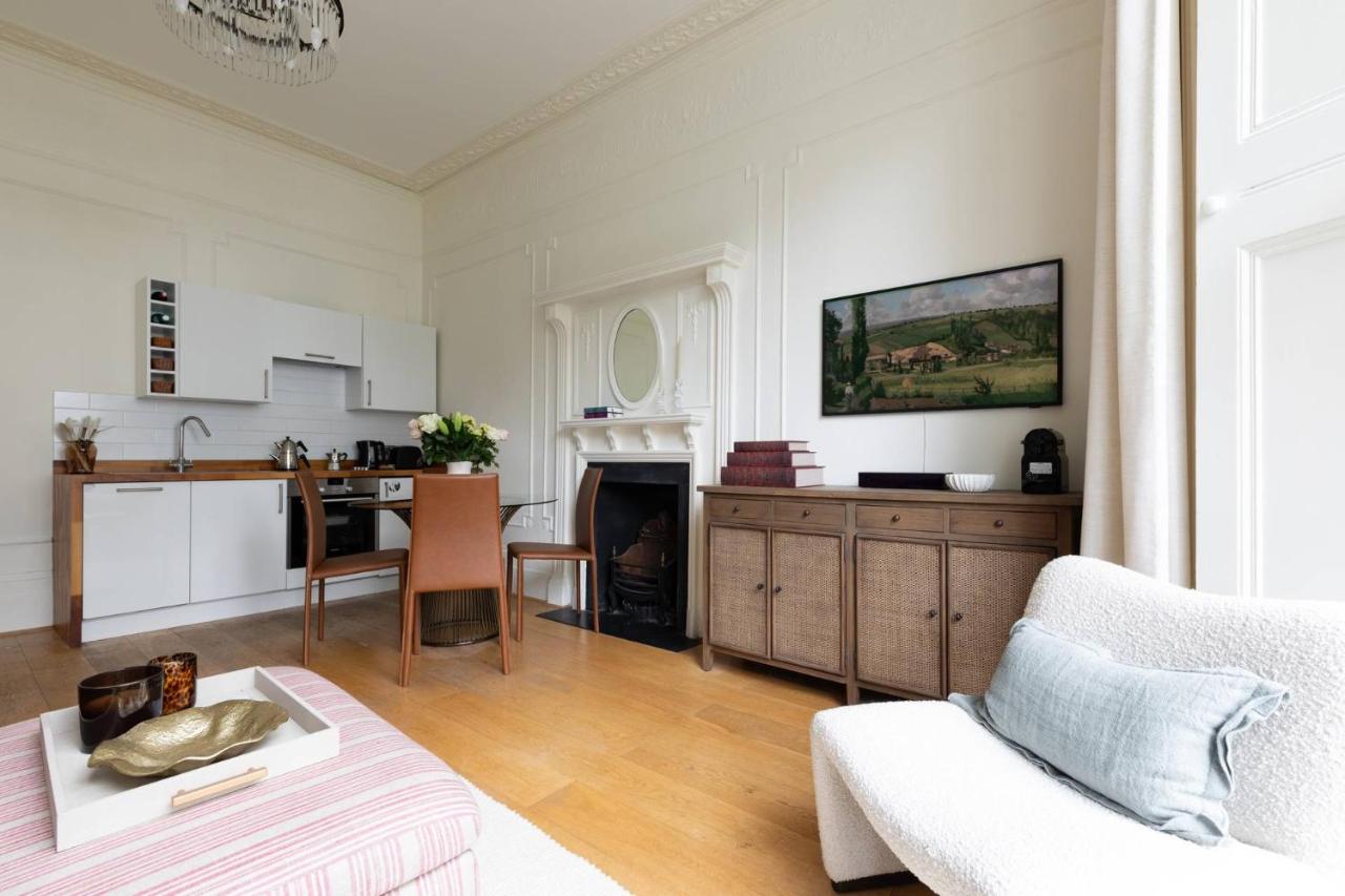 Pembridge Villas VI by onefinestay - B&B Londra