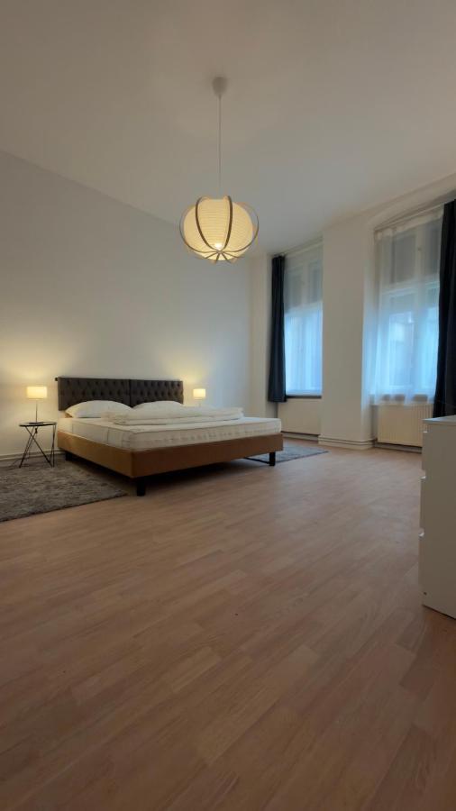 Große Altbauwohnung im grünen Bötzowviertel - B&B Berlin
