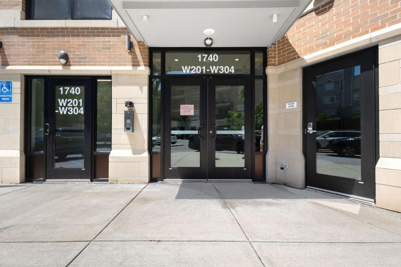 Luxury Modern Condo Near Notre Dame 2BD 2BA - B&B South Bend