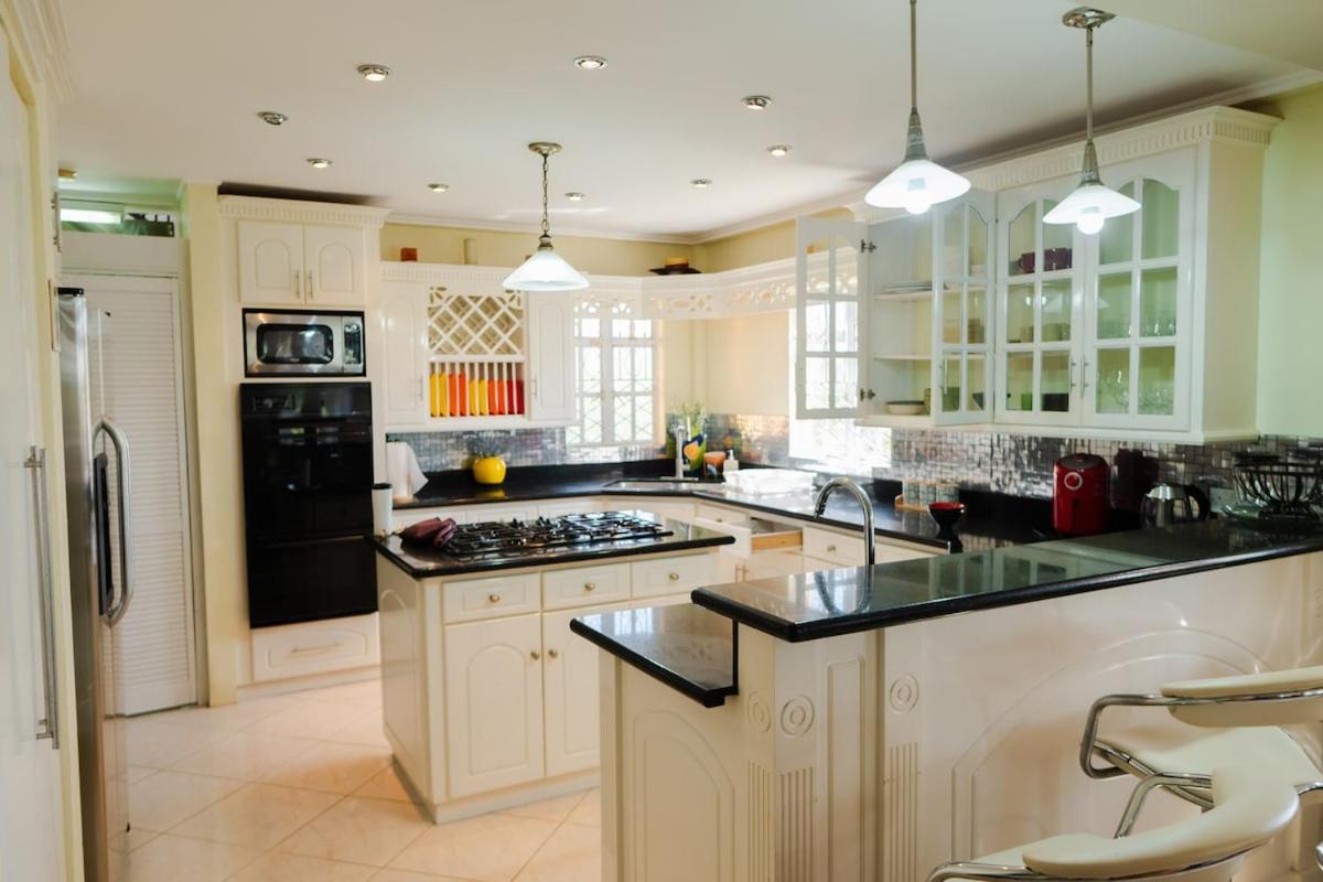 Cap Estate Ocean View Villa, Gros Islet, St Lucia - B&B Dame de Traversay