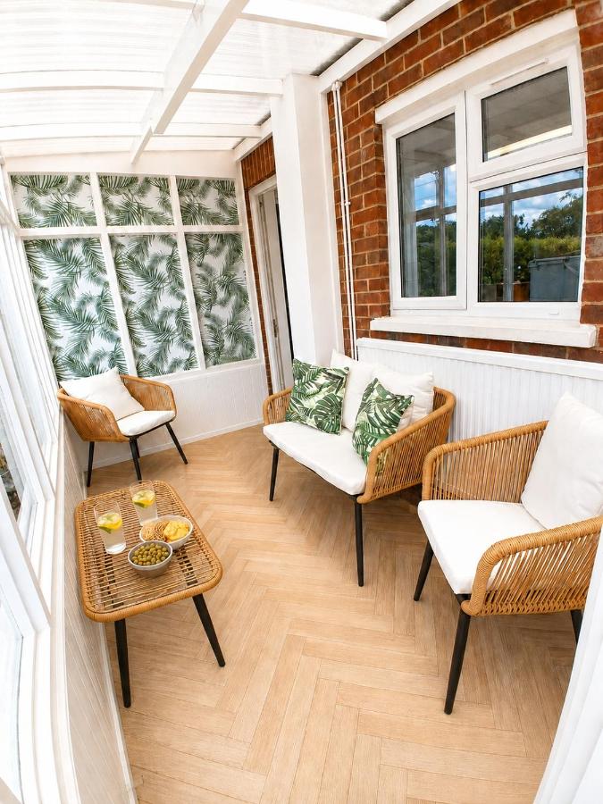 3BR Retreat Pets Welcome Garden Parking - B&B Bredfield