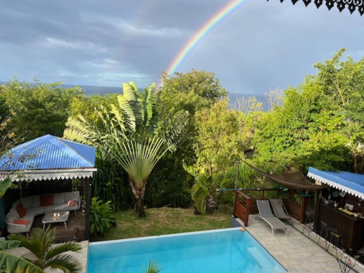 Gite et bungalow La Tortue Bleue Piscine & Malendure - Bed and Breakfast Village
