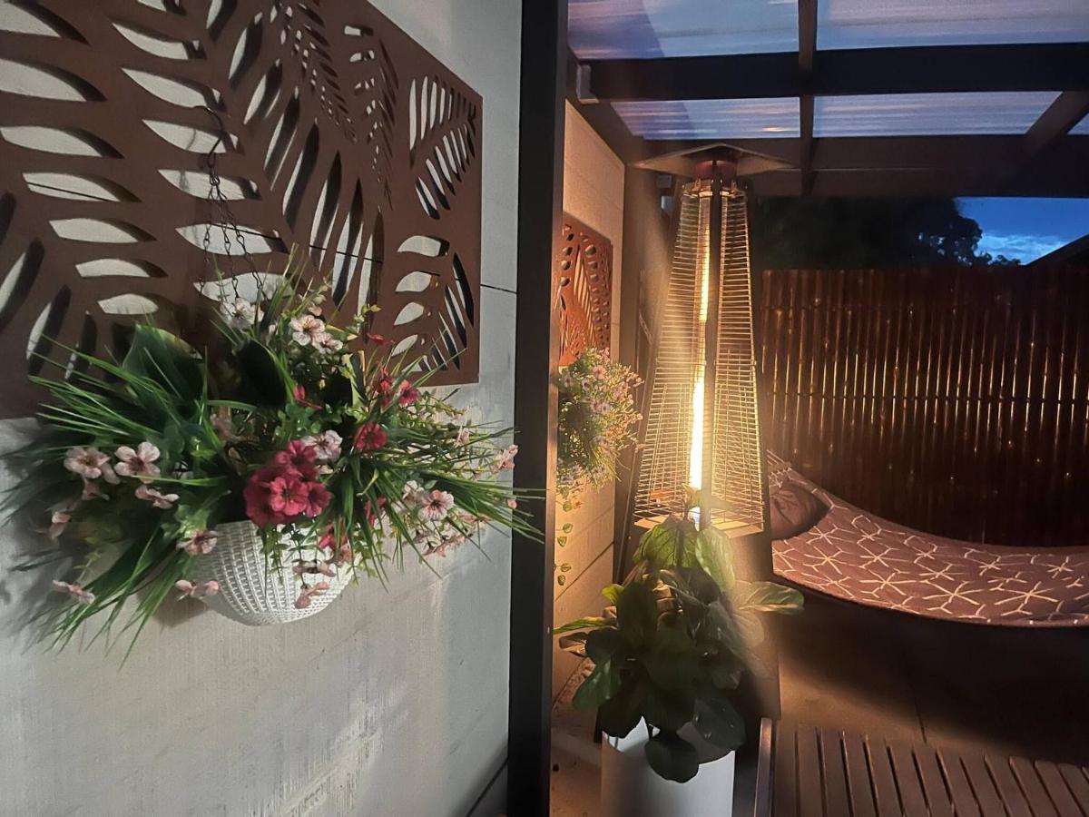 Holiday House in Laverton Modern Comfort ,Walk to Train Station,Car Hire Option - Ferienwohnung Laverton