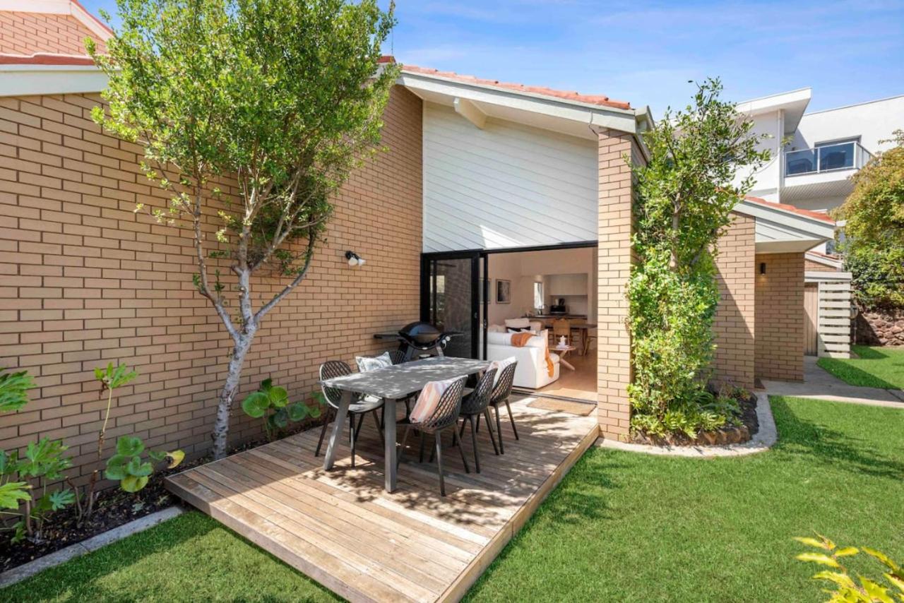 So Beachy! 200m to the beach or shops! Sleeps 8 - Chambres d'hôtes Ocean Grove