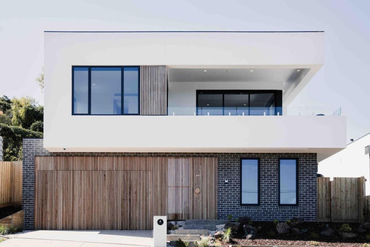 La Bella Beach House-Sleeping 9, Wood Fire, Aircon - B&B Ocean Grove