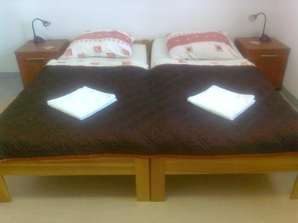 Vierpersoonskamer met Eigen Externe Badkamer