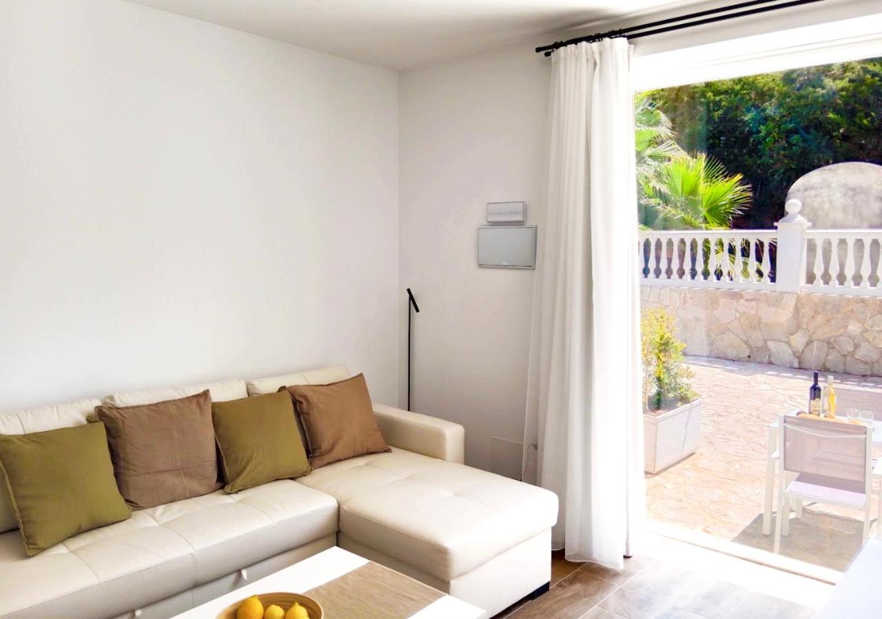 Apartment with Garden View