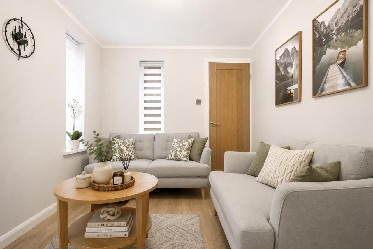 Milton Keynes 3BR, Bright Home, Sleeps 5, Family Contractor Stays, Private Parking - B&B Milton Keynes