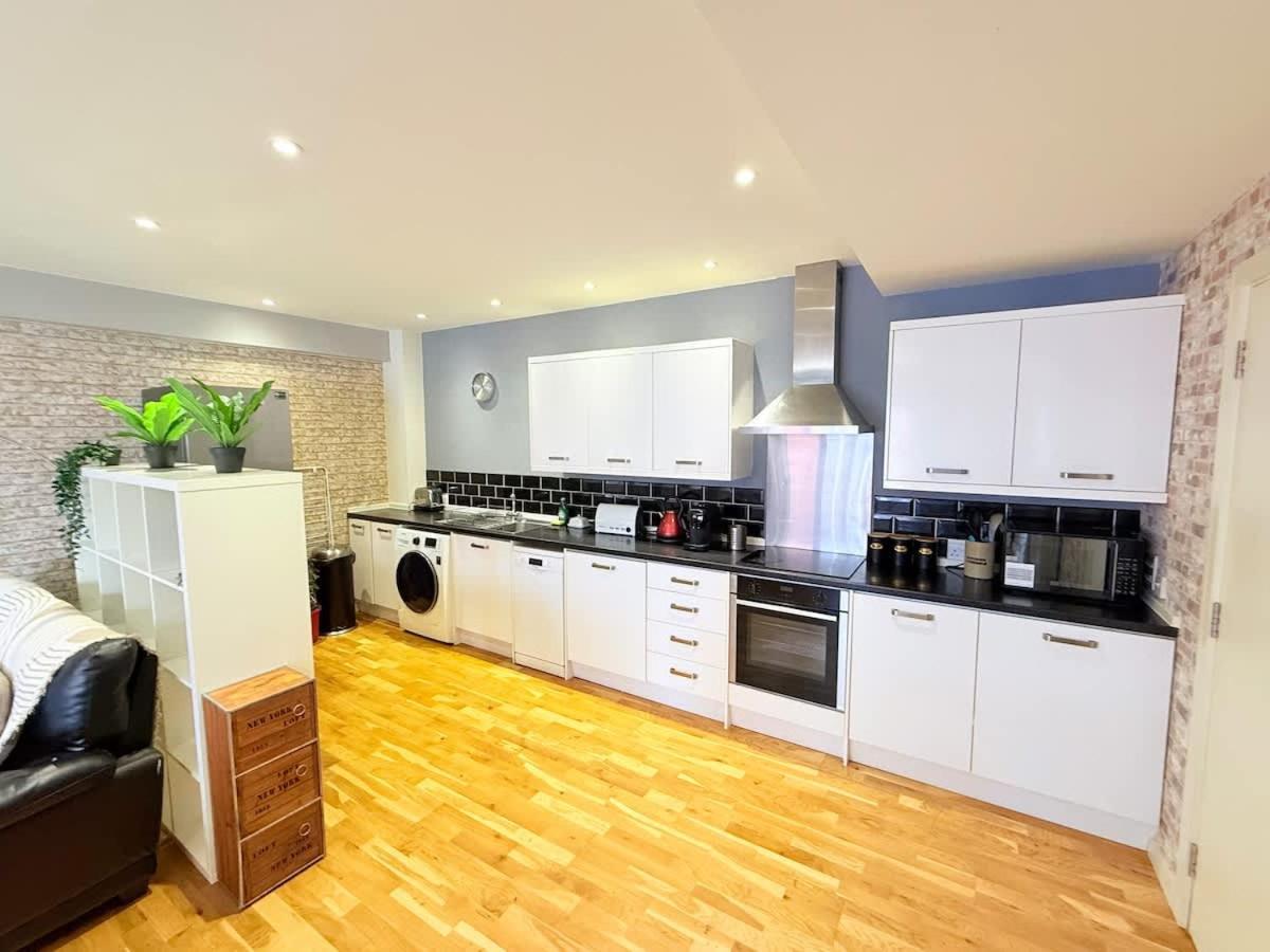 The Loft - Sleeps 8 - With Free Off-street Parking - B&B Bristol