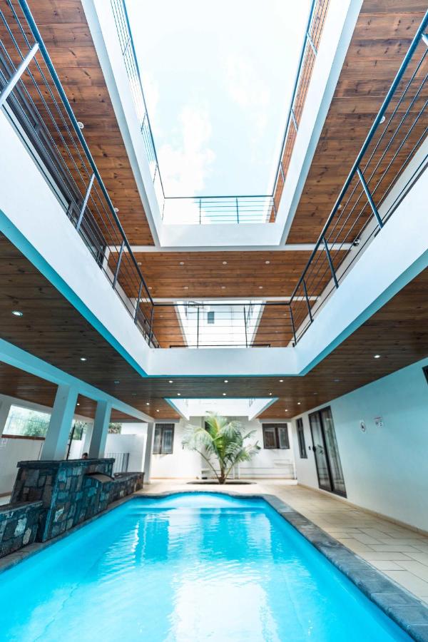 Modern Apt with Pool, Gym & Dedicated Office - GBHC6 - B&B Grand Baie