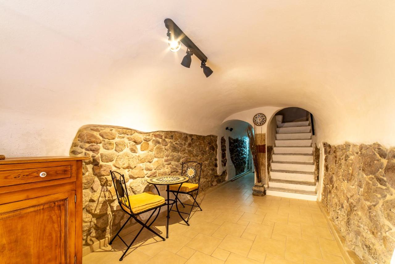 Sardinian Gallery Seminario - Panoramic Terrace - Ferienwohnung Bosa
