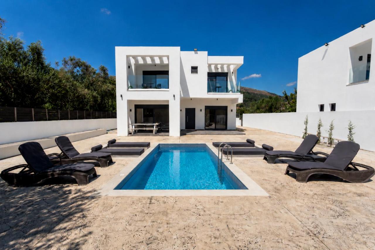 Villa con Piscina Privata 