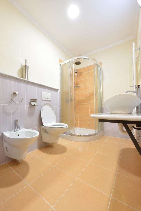Habitación Doble con baño privado - 2 camas