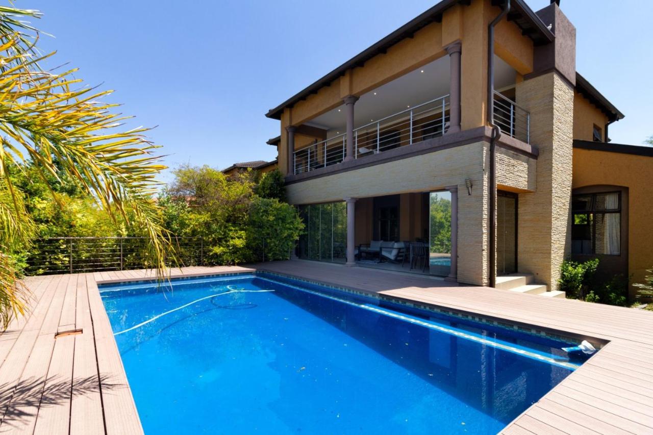 Alimama Spaces: Manson Mansion - Chambres d'hôtes Randjesfontein