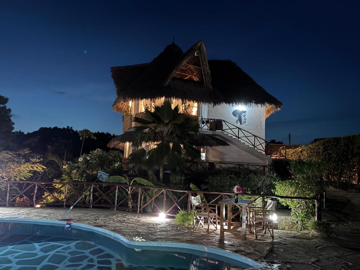 Njala House - Villa con piscina - B&B Watamu