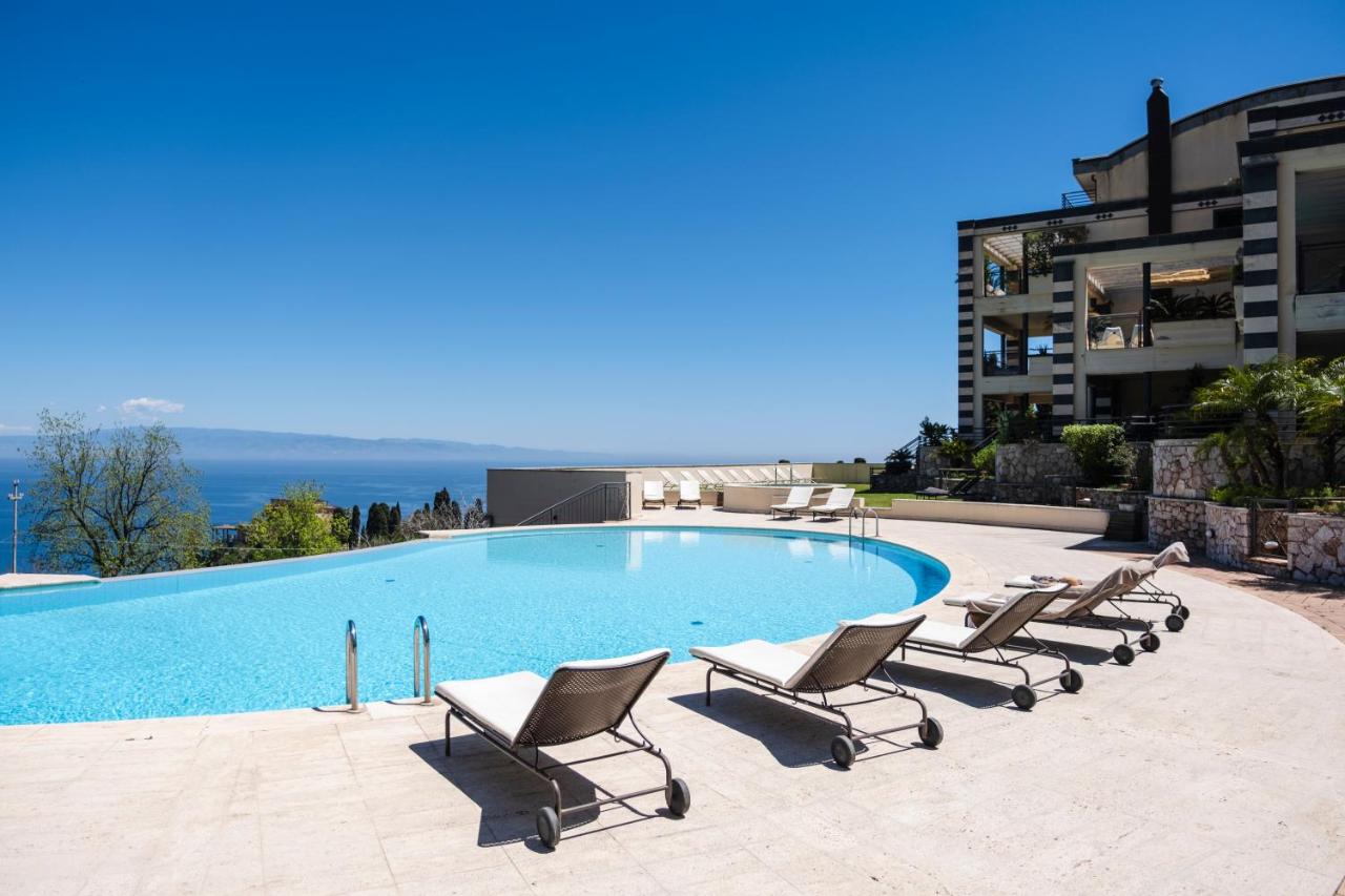 Casa Giulia Taormina -Luxury apartment with panoramic view, swimming pool,parking et center ville - B&B Taormina
