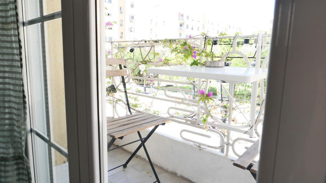 studio balcony work - B&B Valencia