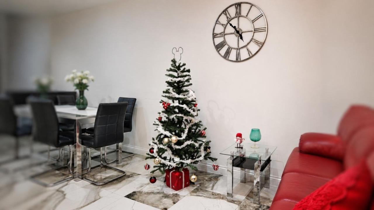 Broadlands House 3 Bed home - Chambres d'hôtes Southampton