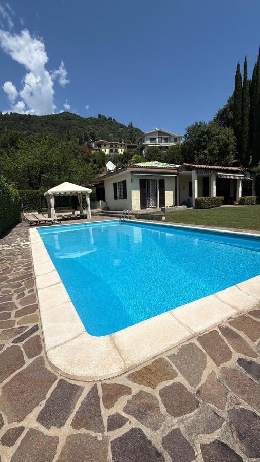 Villa Oleandri pool with view-BGL - B&B Salò