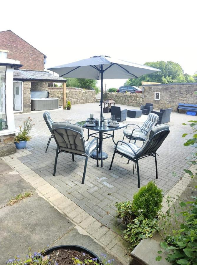 Smithills Farm Holiday Cottage - B&B Egerton