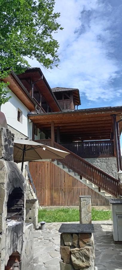 Casa cu Turn - Chambres d'hôtes Sărata-Monteoru