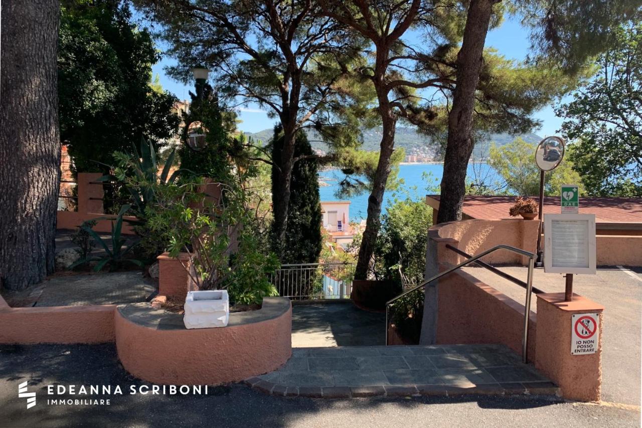 Loft on the Beach - Pool Tennis Bike - B&B Marina di Andora