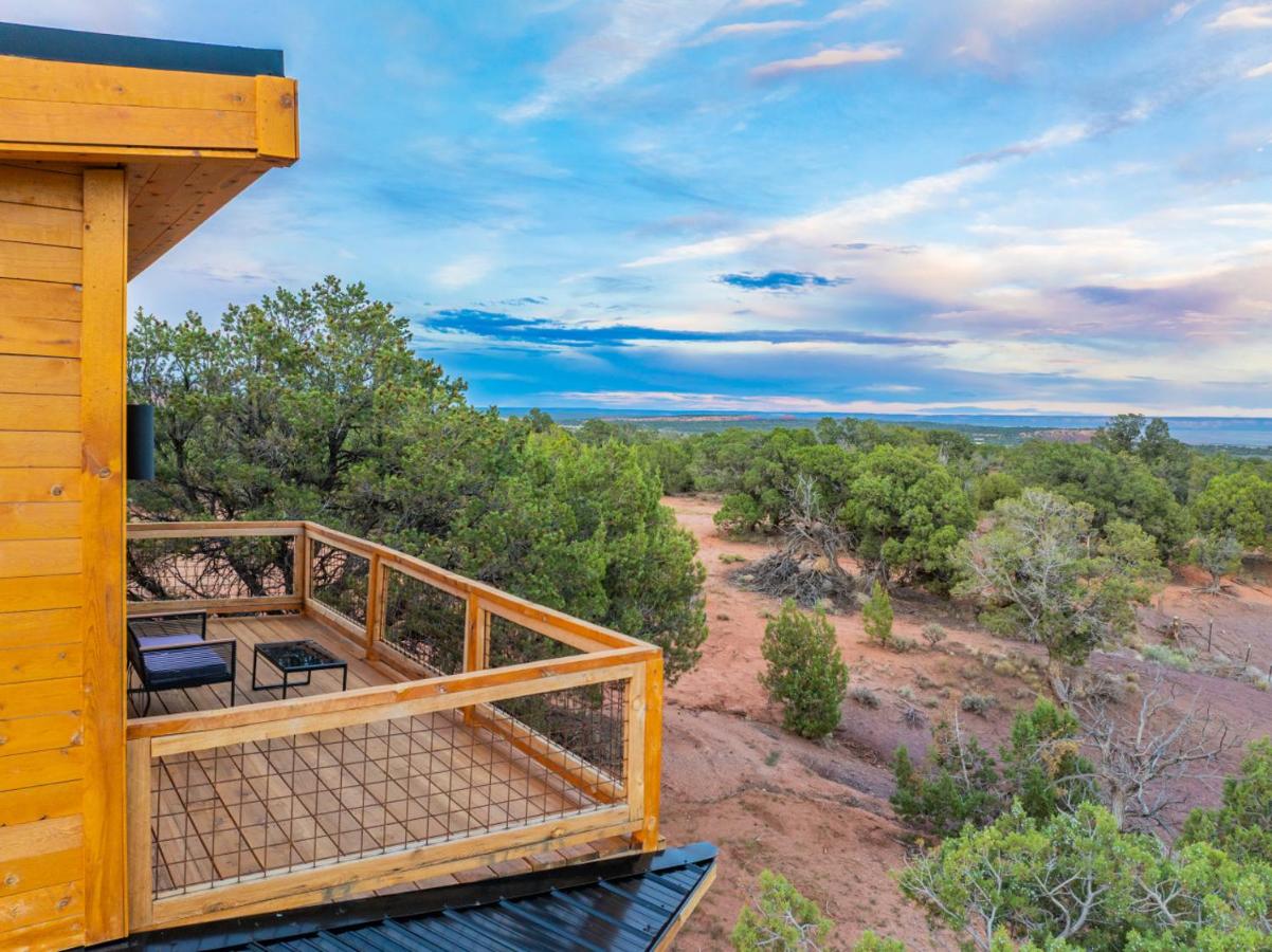 Tiny Cabin #5 at The Cedars - Bed and Breakfast Kanab