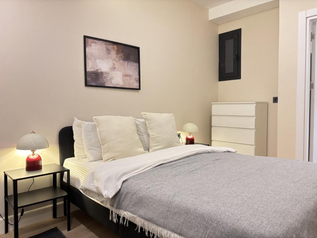 Stylish 2-BR Residence in Nişantaşı - B&B Estambul