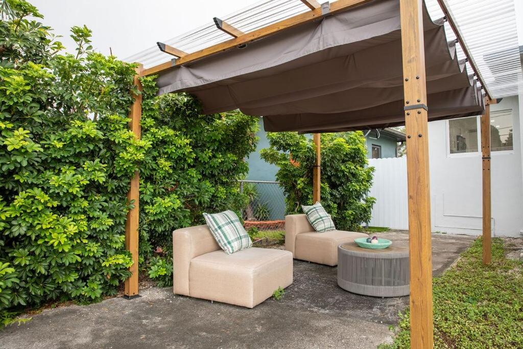 Luxury 5BR 5BA Home with Heated Jacuzzi Near Brickell - Ferienwohnung Miami