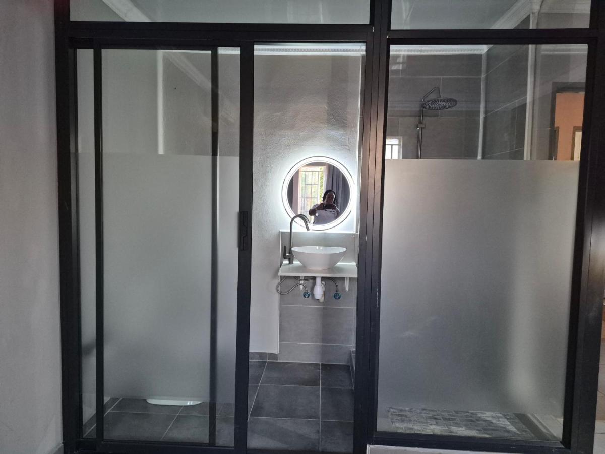 La Palma Suites Guest House - B&B Mochudi