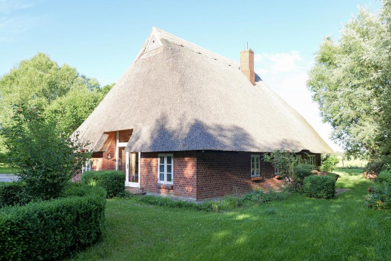 Kembser Cottage - Reetdachhaus - Bed and Breakfast Behrensdorf