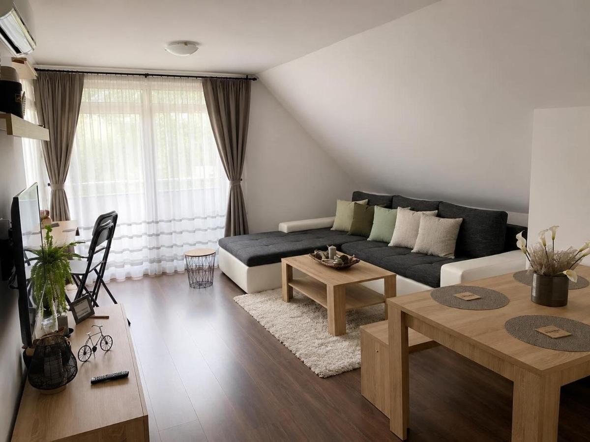 Munkácsy Apartmanok - Chambres d'hôtes Balatonfenyves