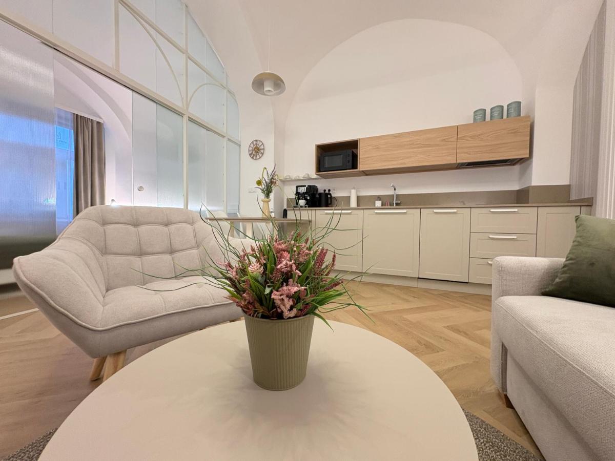 UpperStreet Apartments - Ferienwohnung Košice