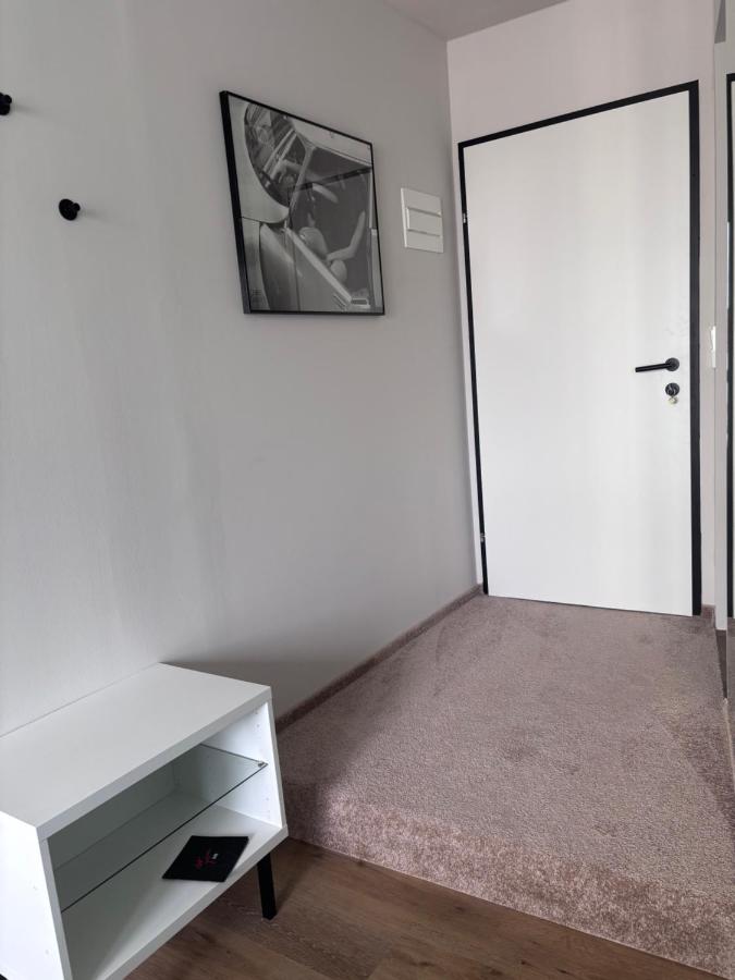 Design Zimmer mit eigenem Bad und WC im Herzen von Haag - B&B Haag