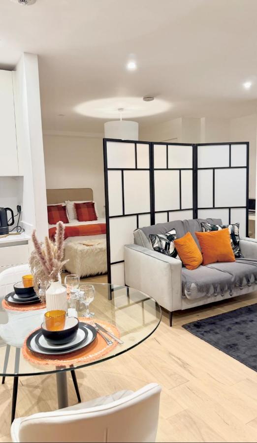 Modern flat in Uxbridge and near to the airport - Ferienwohnung Uxbridge
