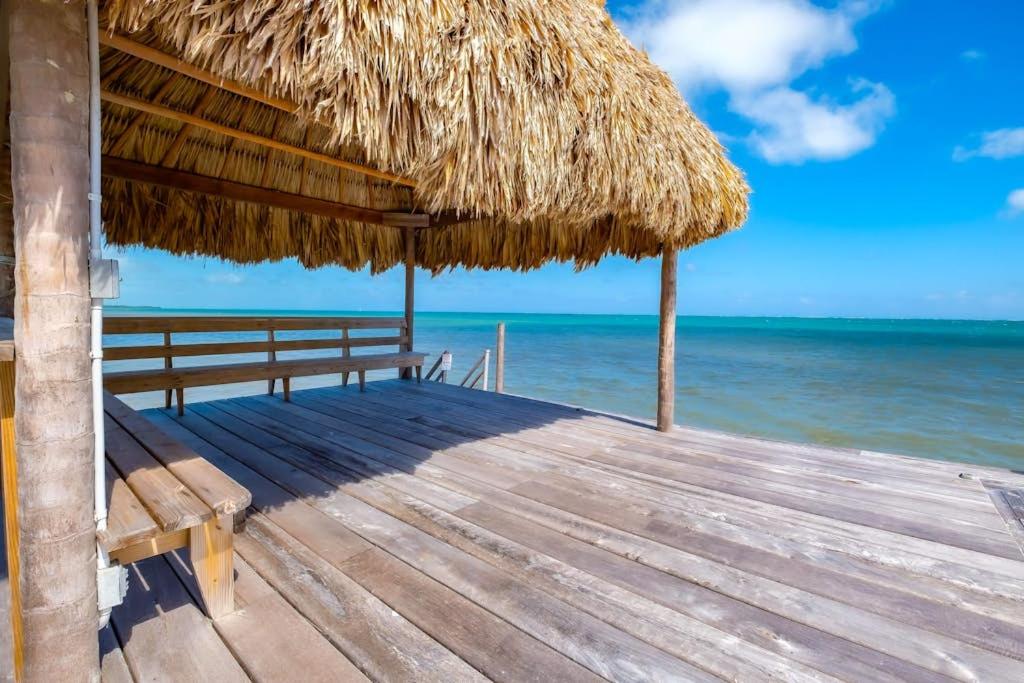 Beachfront Villa Island Pearl Gold Standard Certified - B&B Caye Caulker