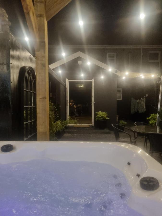 Jungle Beach House Portrush Hot Tub on request - Ferienwohnung Portrush